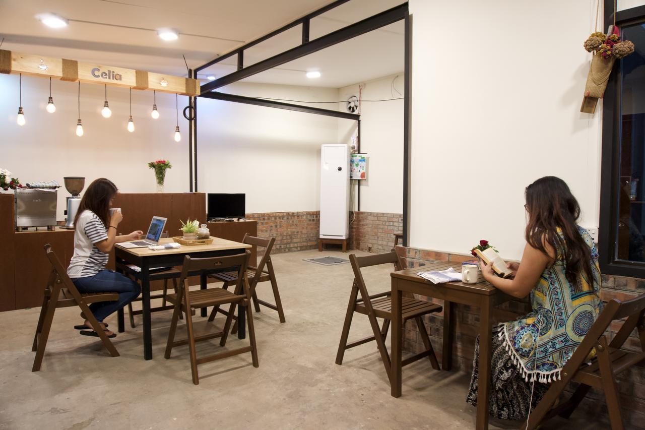 Celia Hostel Mandalay Buitenkant foto