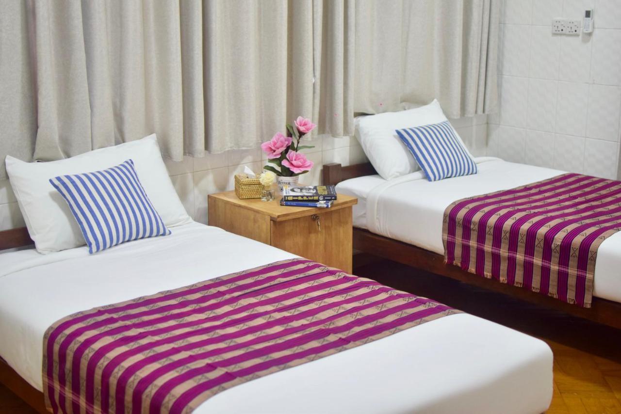 Celia Hostel Mandalay Buitenkant foto