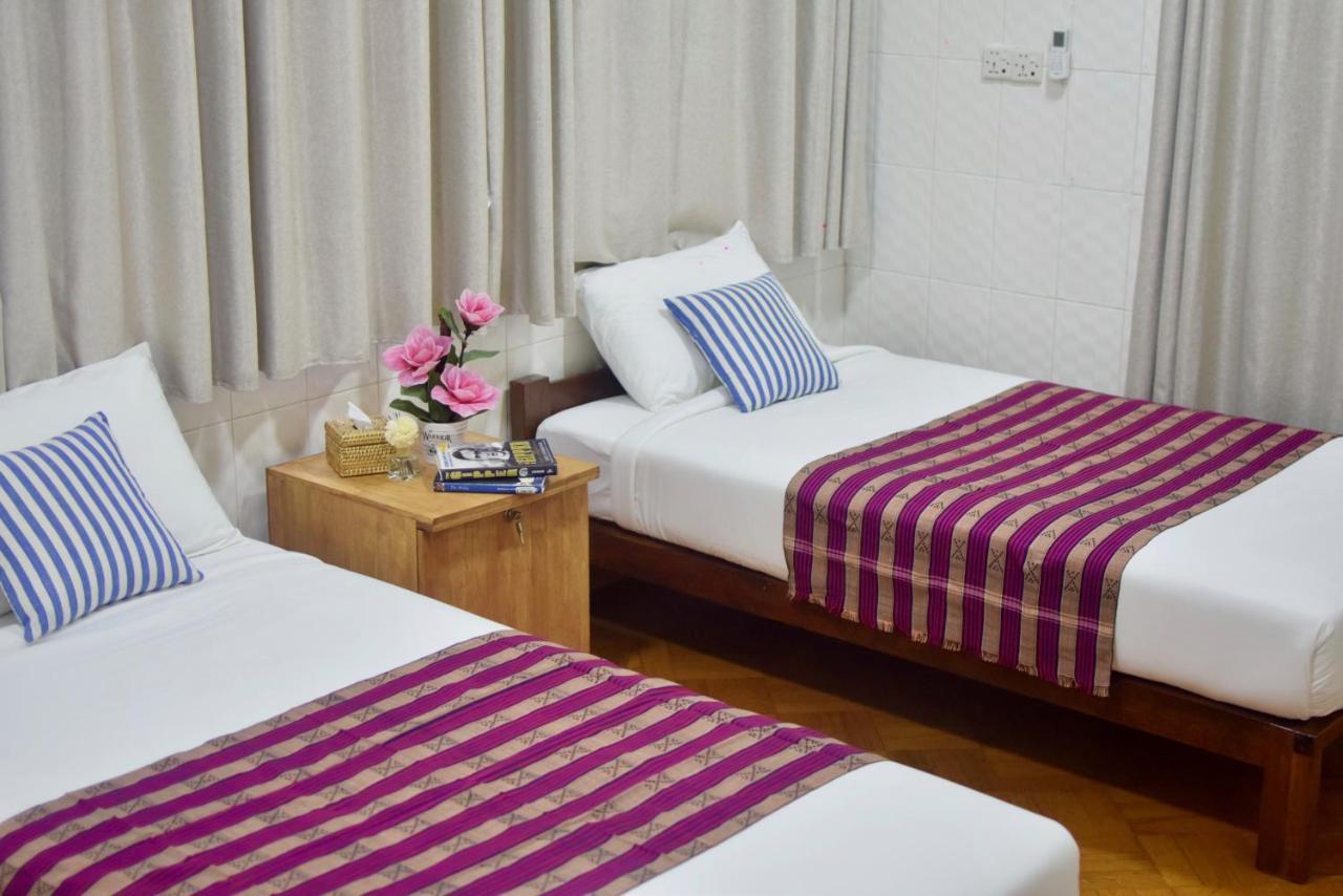 Celia Hostel Mandalay Buitenkant foto