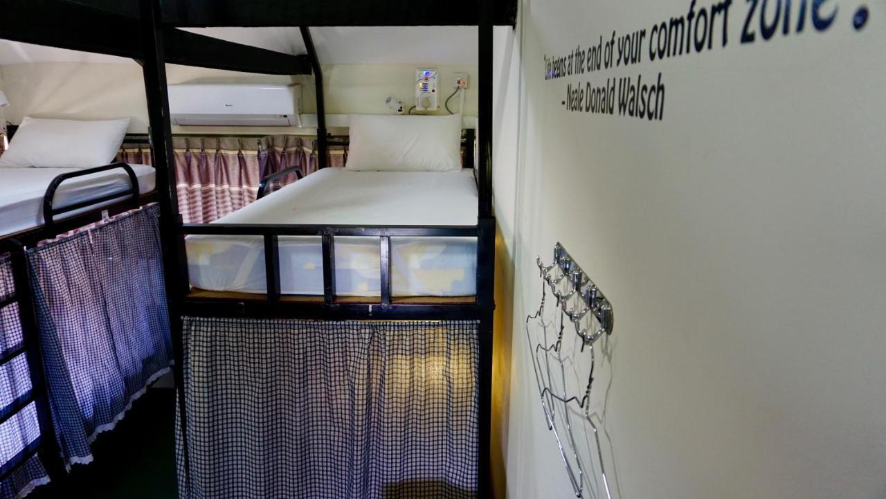 Celia Hostel Mandalay Buitenkant foto