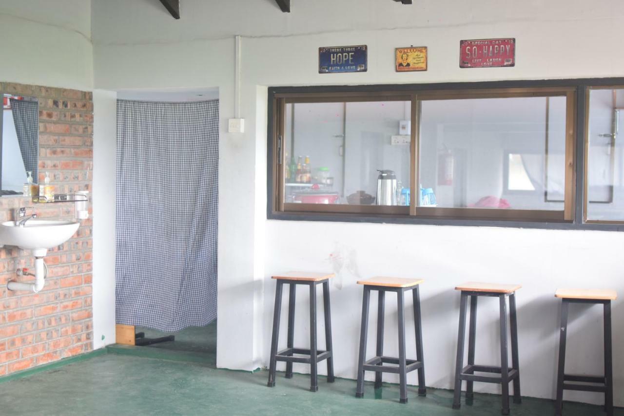 Celia Hostel Mandalay Buitenkant foto