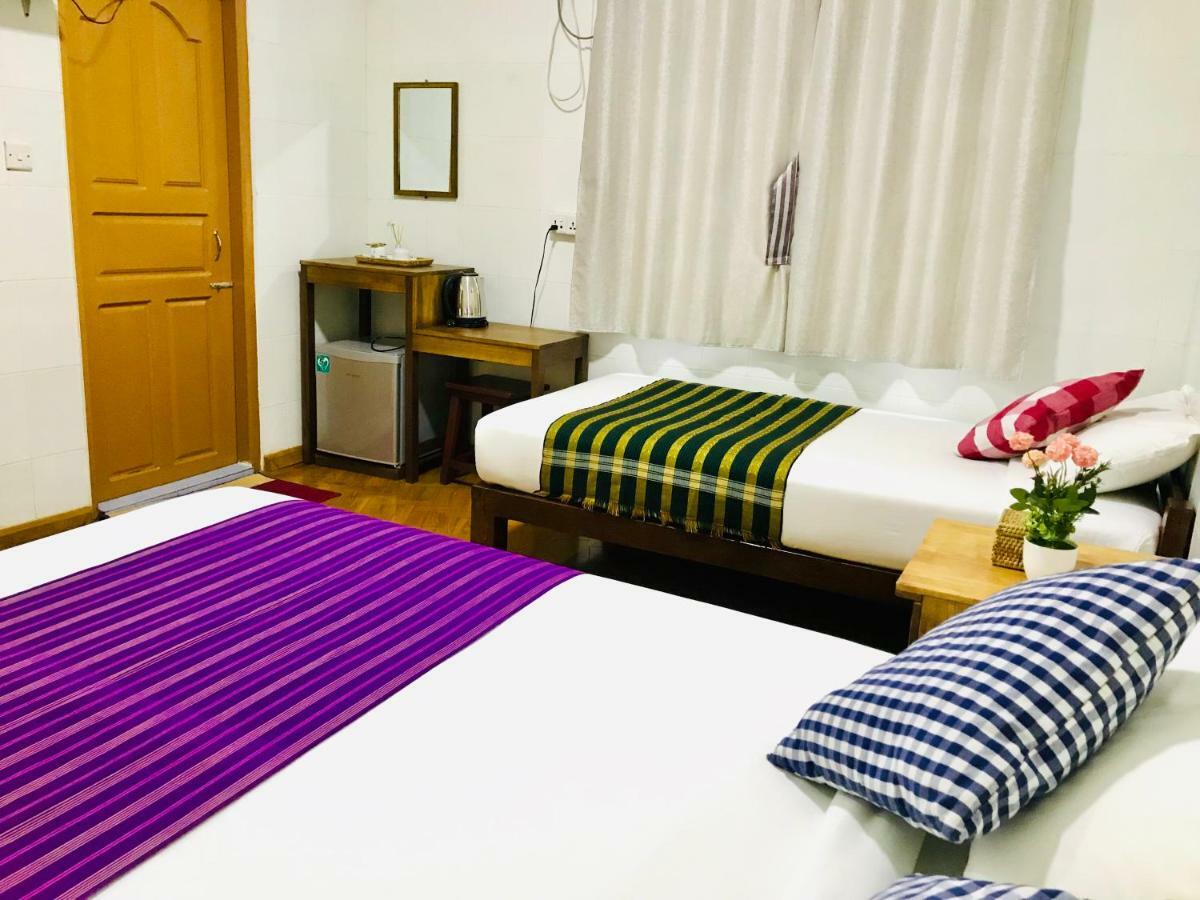 Celia Hostel Mandalay Buitenkant foto