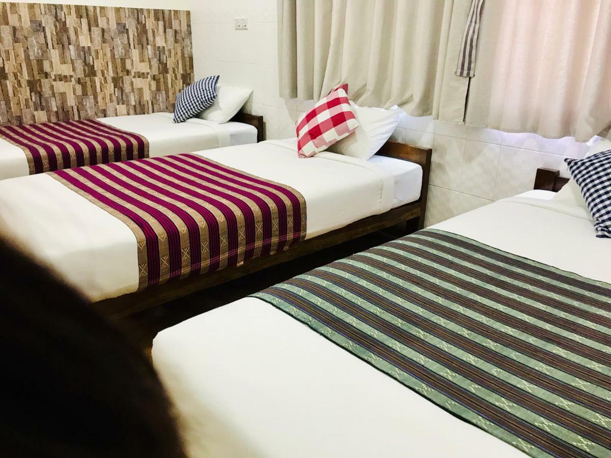 Celia Hostel Mandalay Buitenkant foto