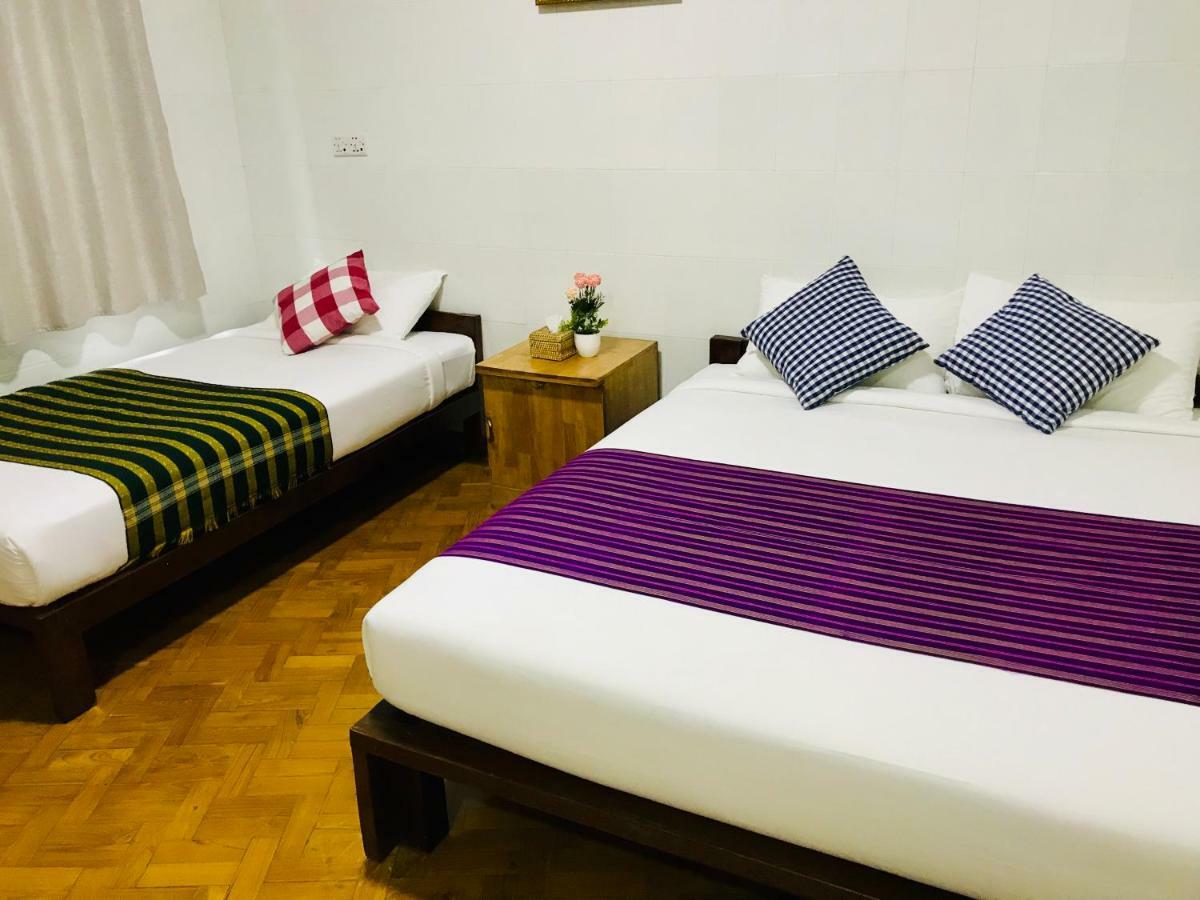 Celia Hostel Mandalay Buitenkant foto