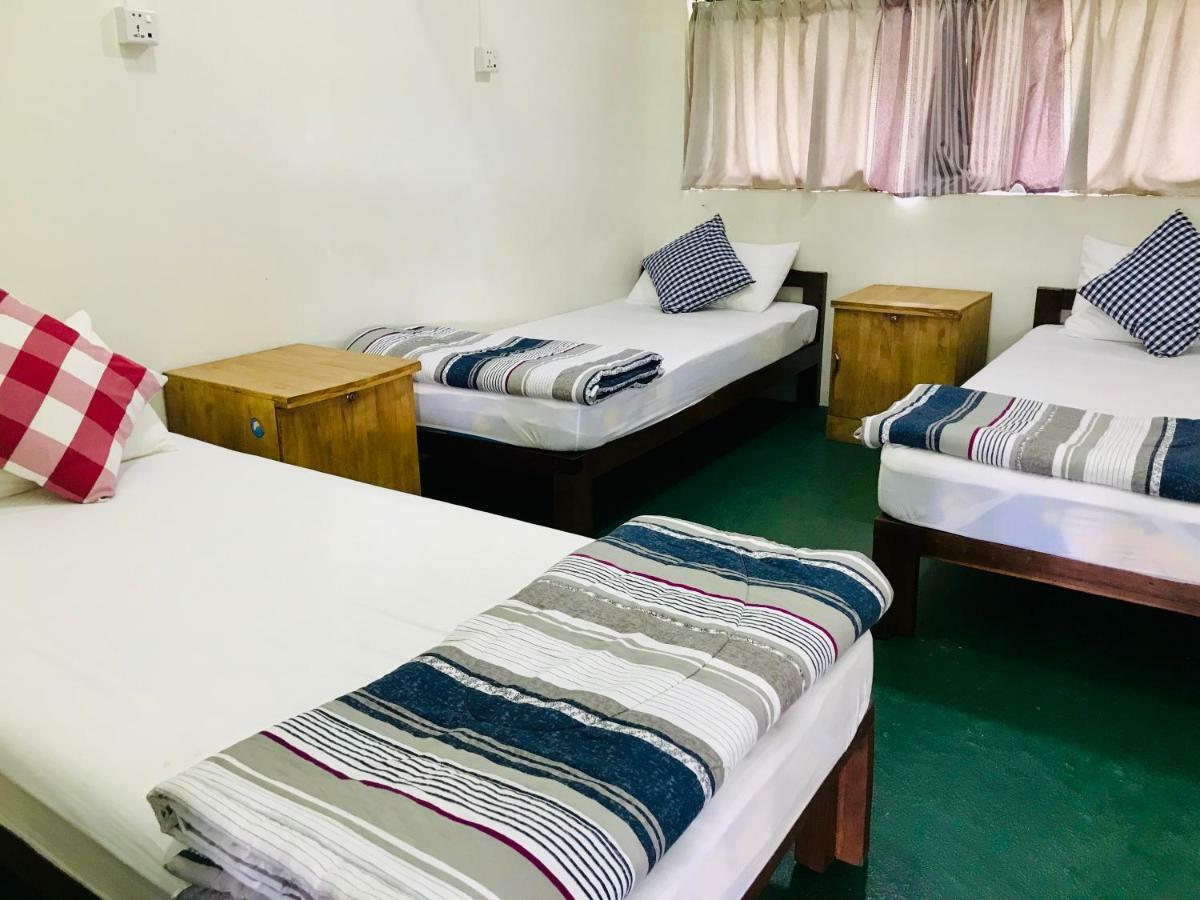 Celia Hostel Mandalay Buitenkant foto