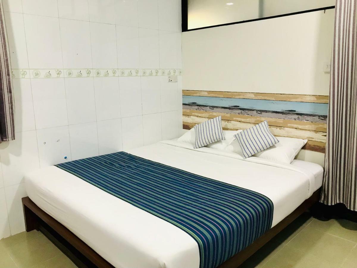 Celia Hostel Mandalay Buitenkant foto